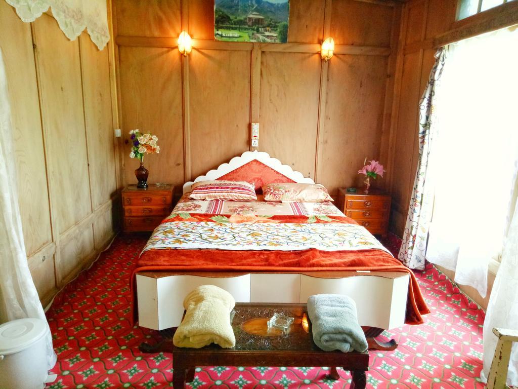 New Bul Bul Group Of Houseboats Srinagar Hotell Durgjan Eksteriør bilde