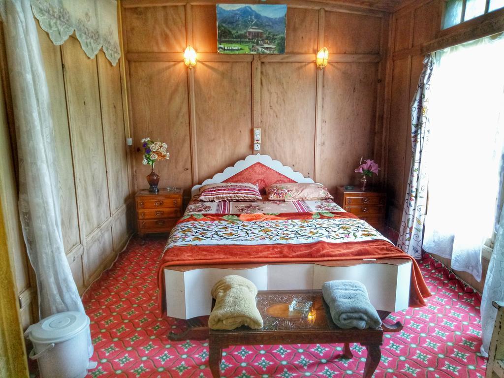 New Bul Bul Group Of Houseboats Srinagar Hotell Durgjan Eksteriør bilde