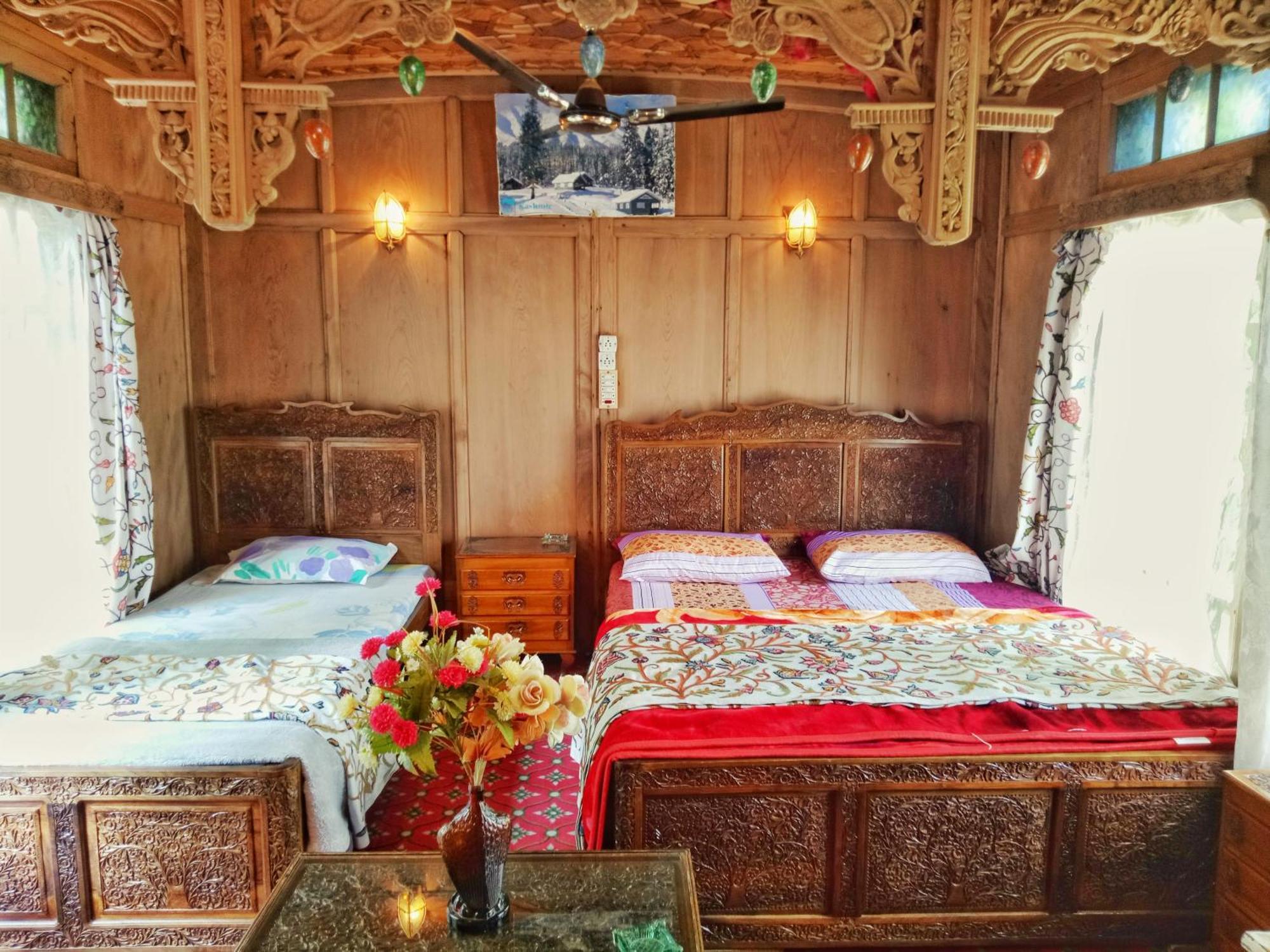 New Bul Bul Group Of Houseboats Srinagar Hotell Durgjan Eksteriør bilde