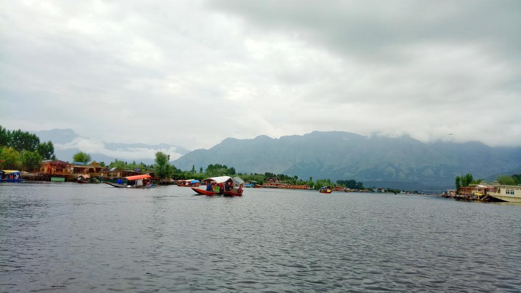 New Bul Bul Group Of Houseboats Srinagar Hotell Durgjan Eksteriør bilde