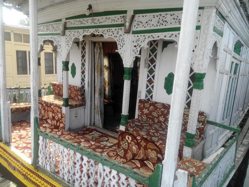 New Bul Bul Group Of Houseboats Srinagar Hotell Durgjan Eksteriør bilde