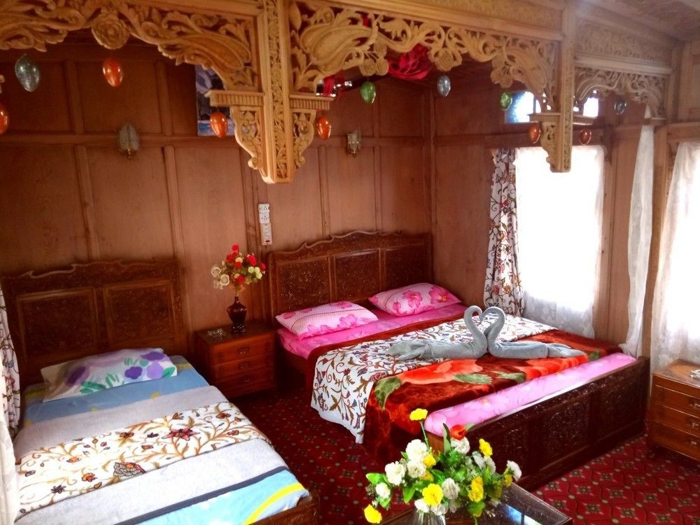 New Bul Bul Group Of Houseboats Srinagar Hotell Durgjan Eksteriør bilde