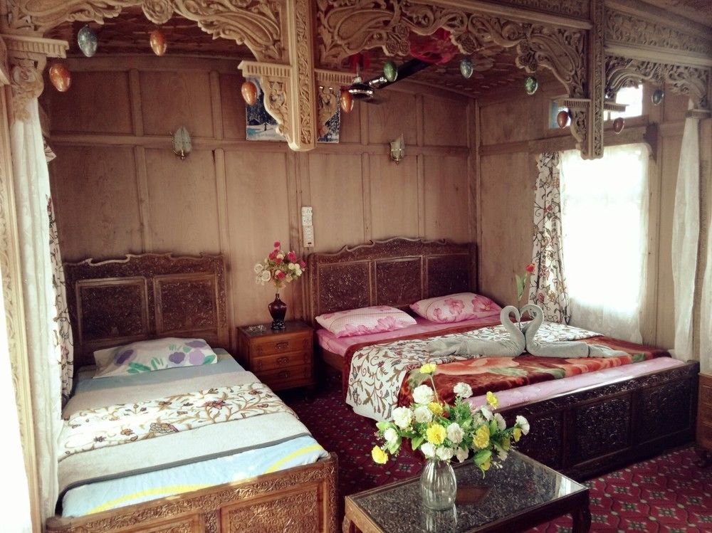 New Bul Bul Group Of Houseboats Srinagar Hotell Durgjan Eksteriør bilde