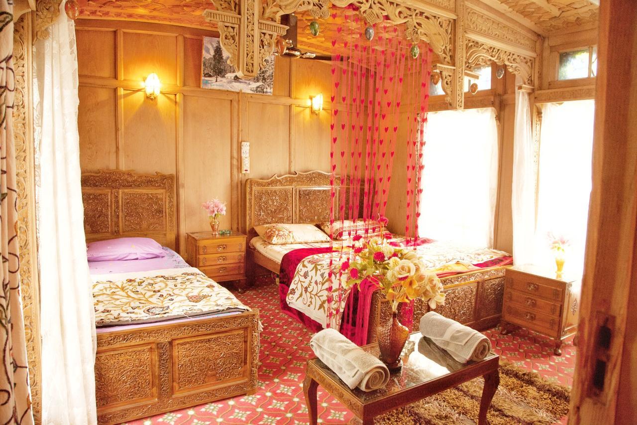 New Bul Bul Group Of Houseboats Srinagar Hotell Durgjan Eksteriør bilde