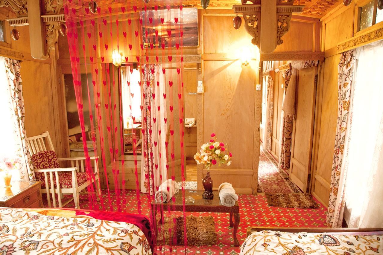 New Bul Bul Group Of Houseboats Srinagar Hotell Durgjan Eksteriør bilde