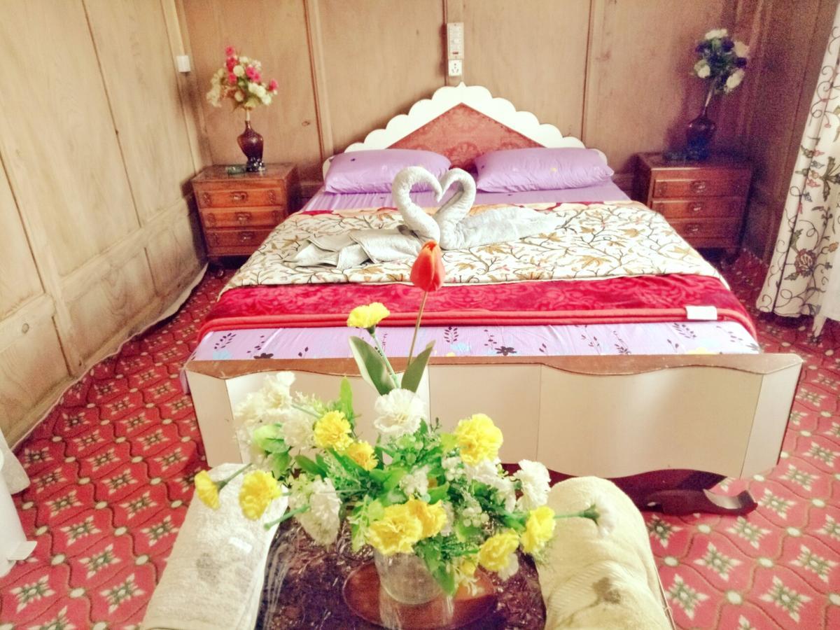 New Bul Bul Group Of Houseboats Srinagar Hotell Durgjan Eksteriør bilde