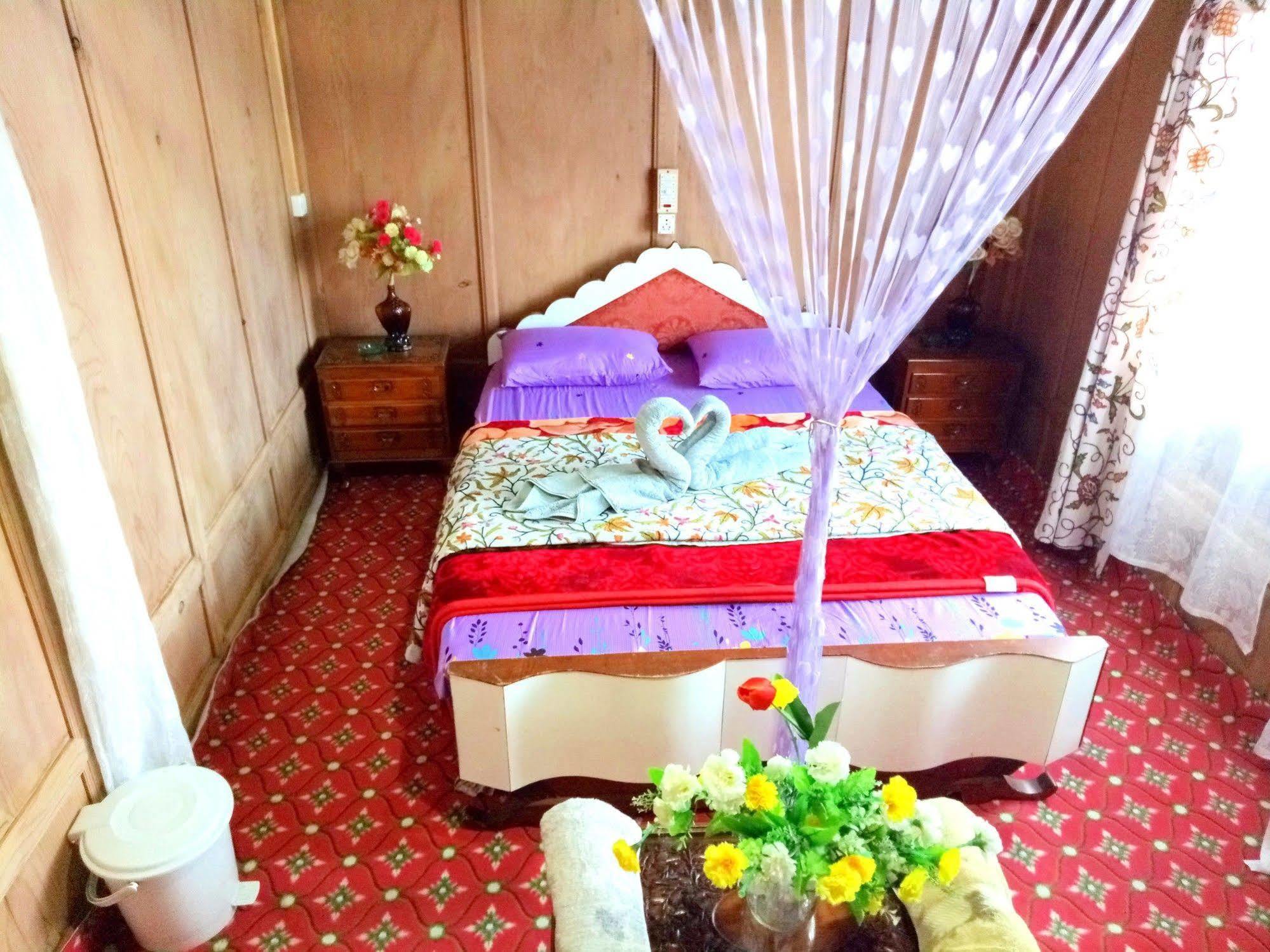 New Bul Bul Group Of Houseboats Srinagar Hotell Durgjan Eksteriør bilde