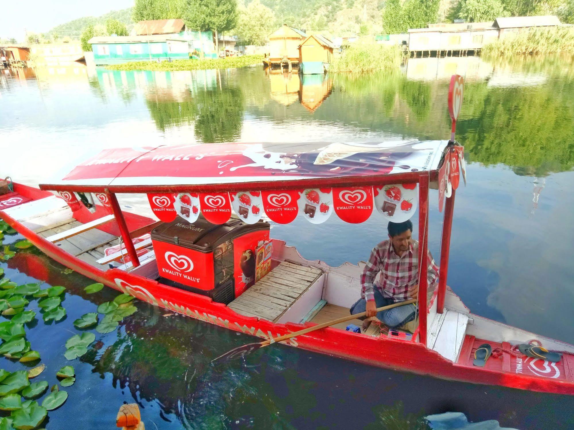 New Bul Bul Group Of Houseboats Srinagar Hotell Durgjan Eksteriør bilde