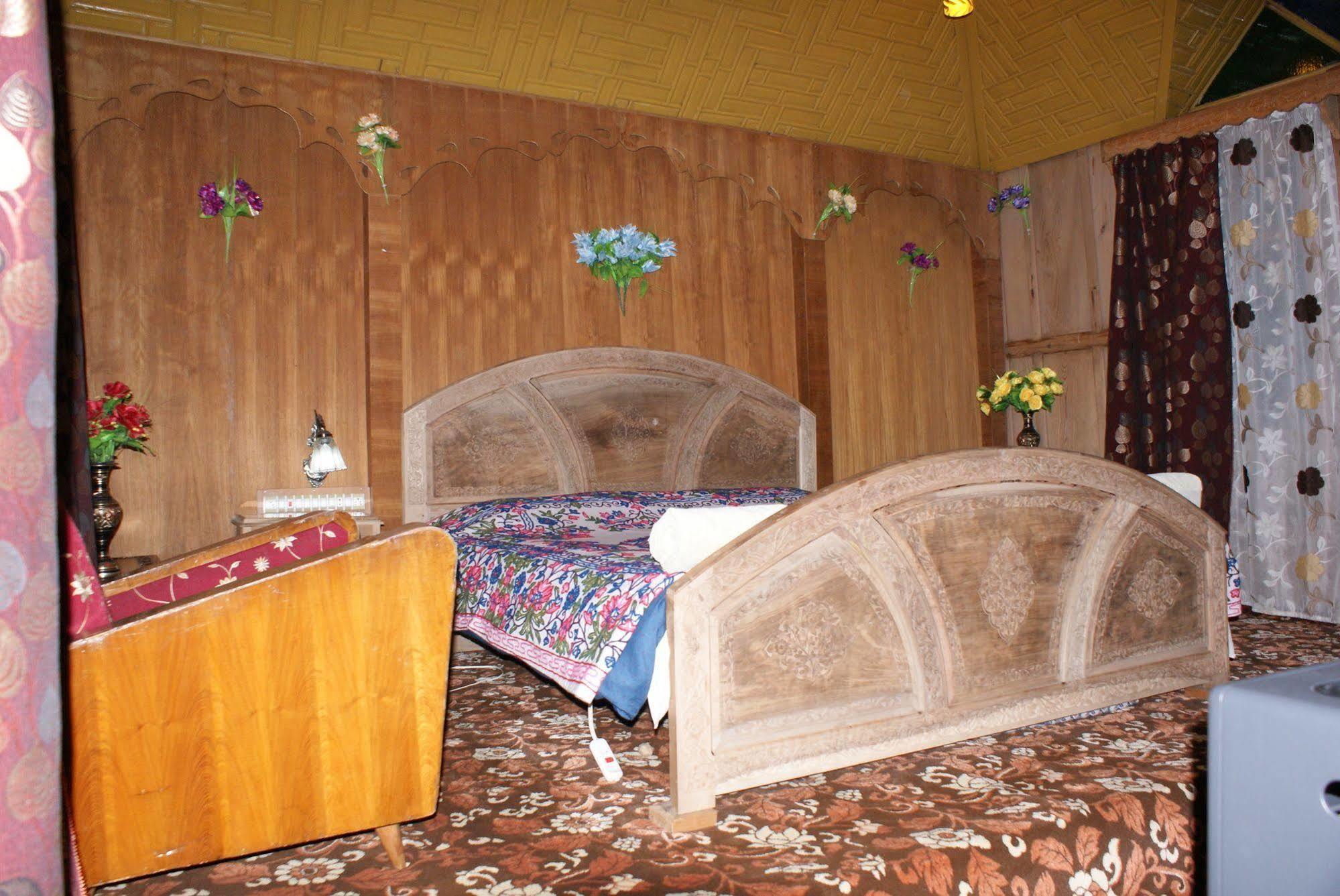 New Bul Bul Group Of Houseboats Srinagar Hotell Durgjan Eksteriør bilde