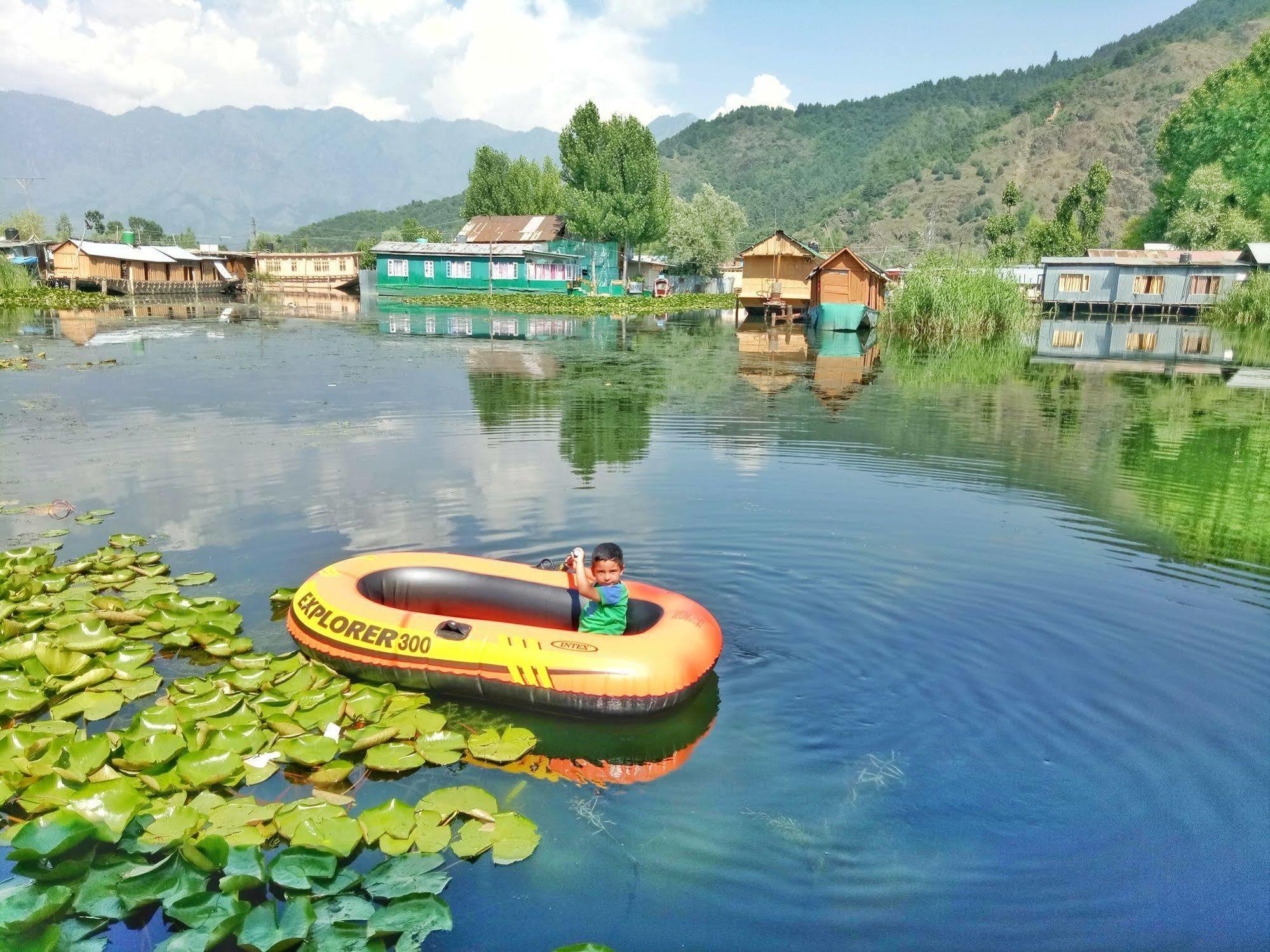 New Bul Bul Group Of Houseboats Srinagar Hotell Durgjan Eksteriør bilde