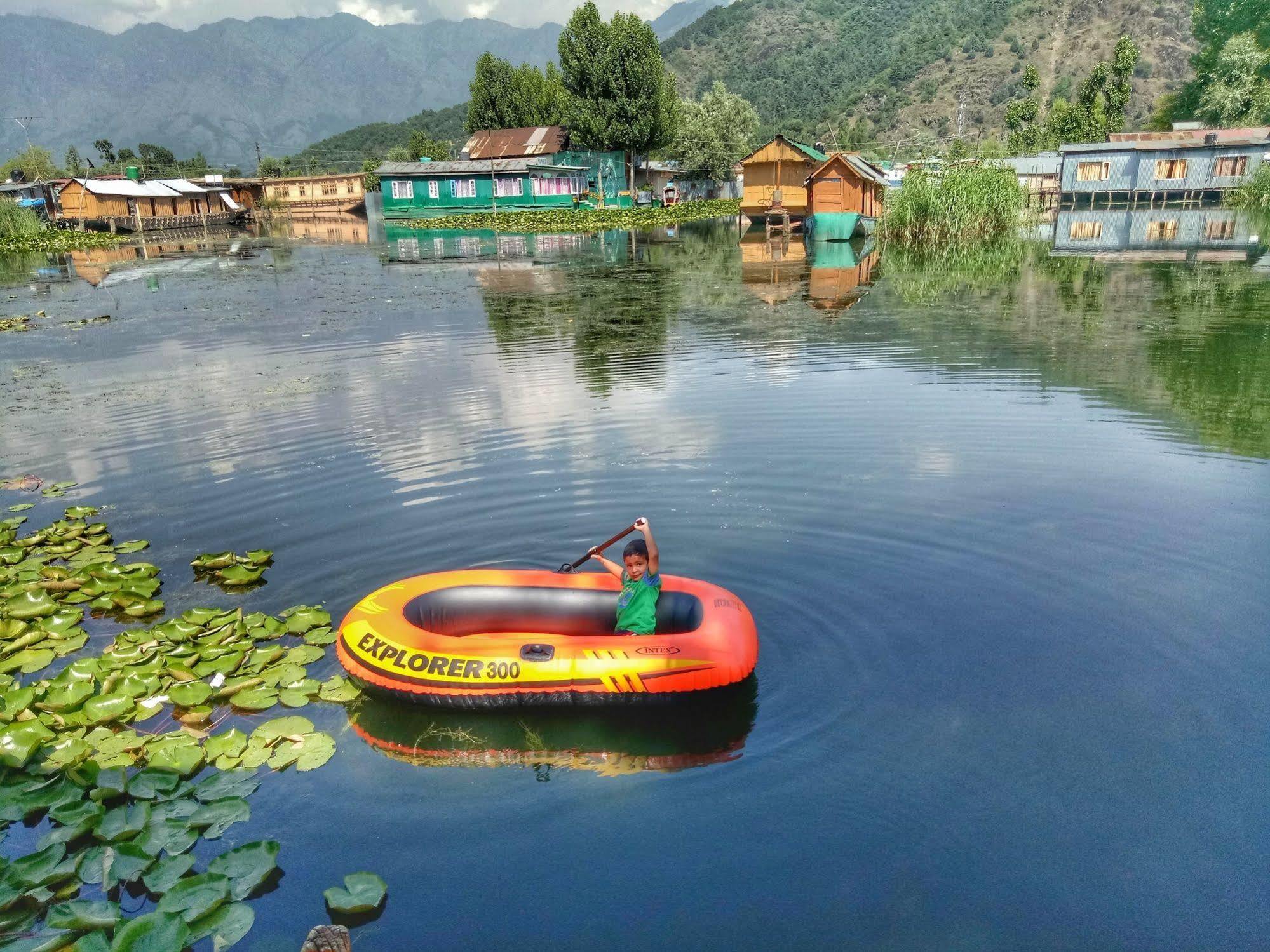 New Bul Bul Group Of Houseboats Srinagar Hotell Durgjan Eksteriør bilde