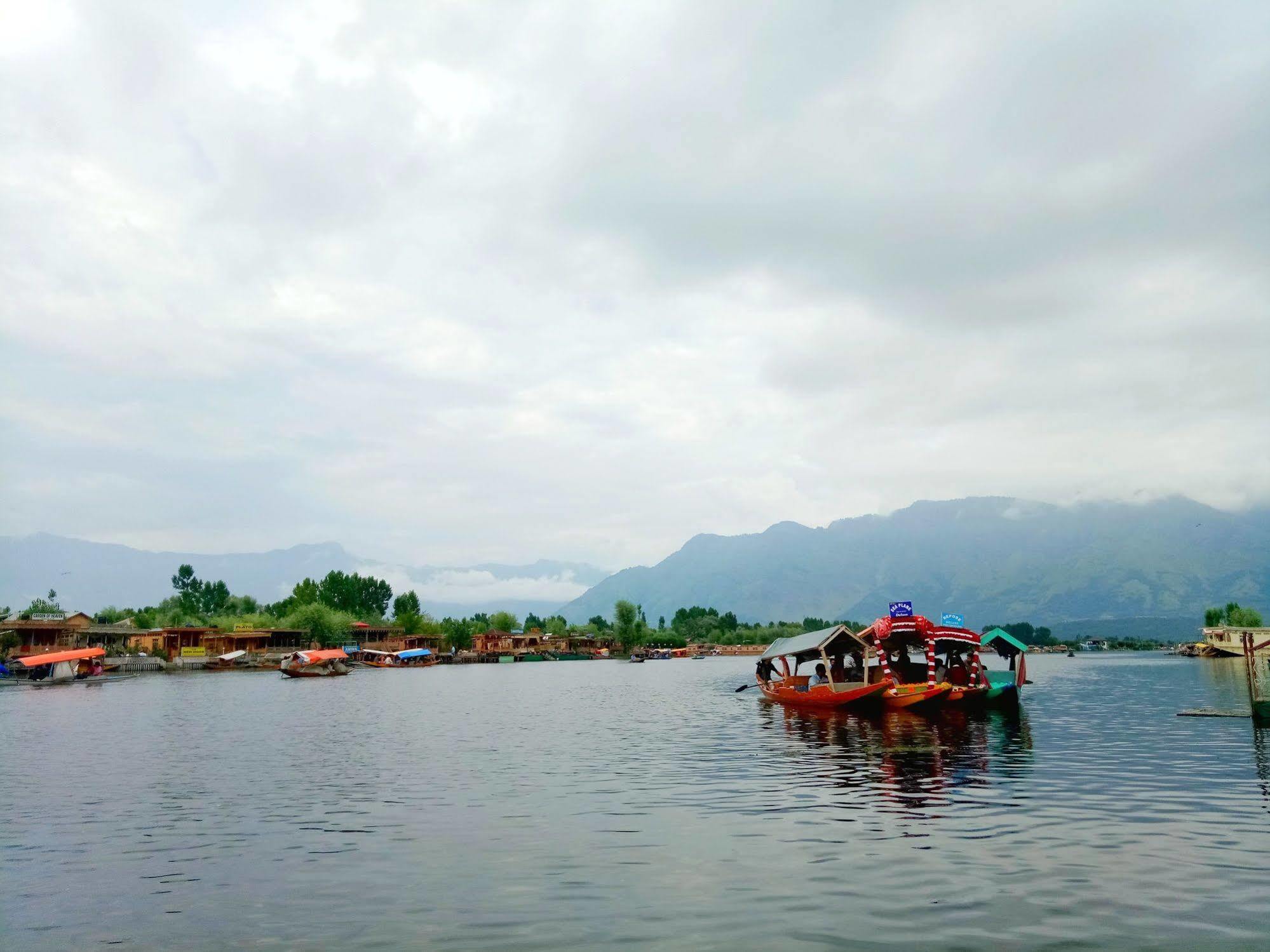 New Bul Bul Group Of Houseboats Srinagar Hotell Durgjan Eksteriør bilde